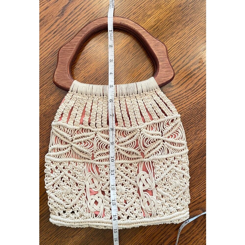 Boho Cream Woven Purse with Sculpted Wood Handles Peach Canvas Lining - Picture 7 of 7